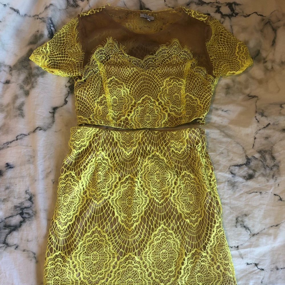 Two Piece Lace Set - Picture 3 of 3